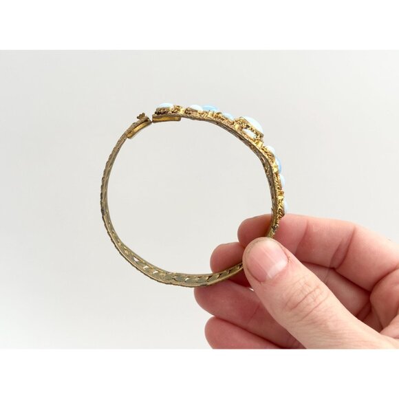 Faux Opal Gemstone Gold Toned Textured Chunky Vintage Bracelet Costume Bracelet - Picture 4 of 16